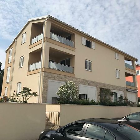 Malinska Apartamento Exterior foto