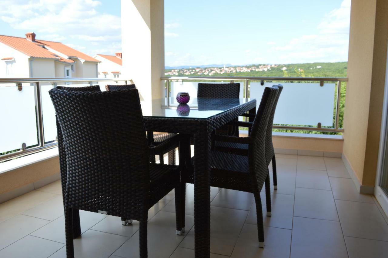 Malinska Apartamento Exterior foto