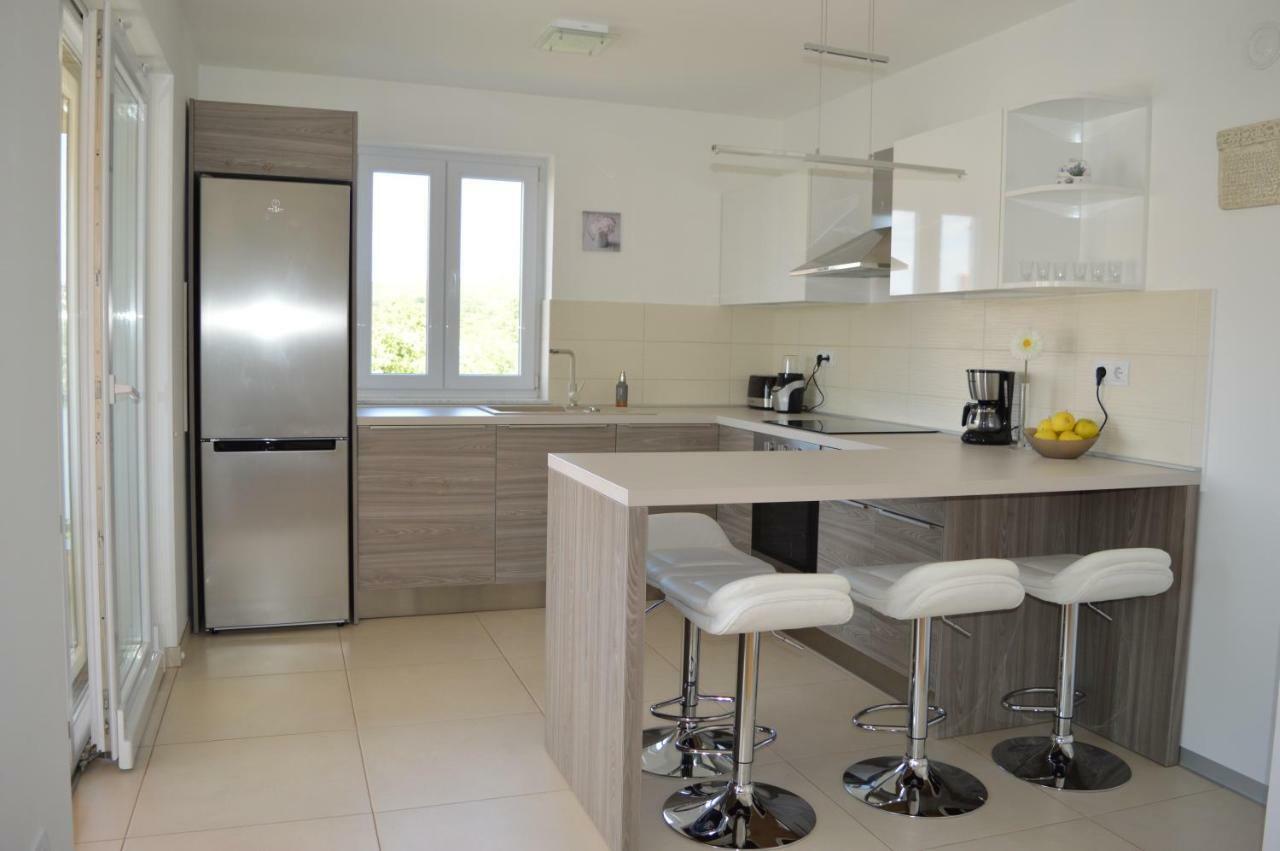 Malinska Apartamento Exterior foto