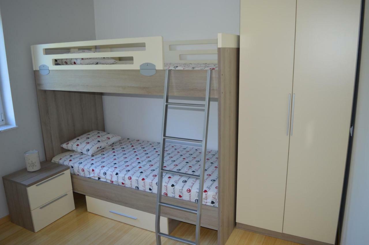 Malinska Apartamento Exterior foto