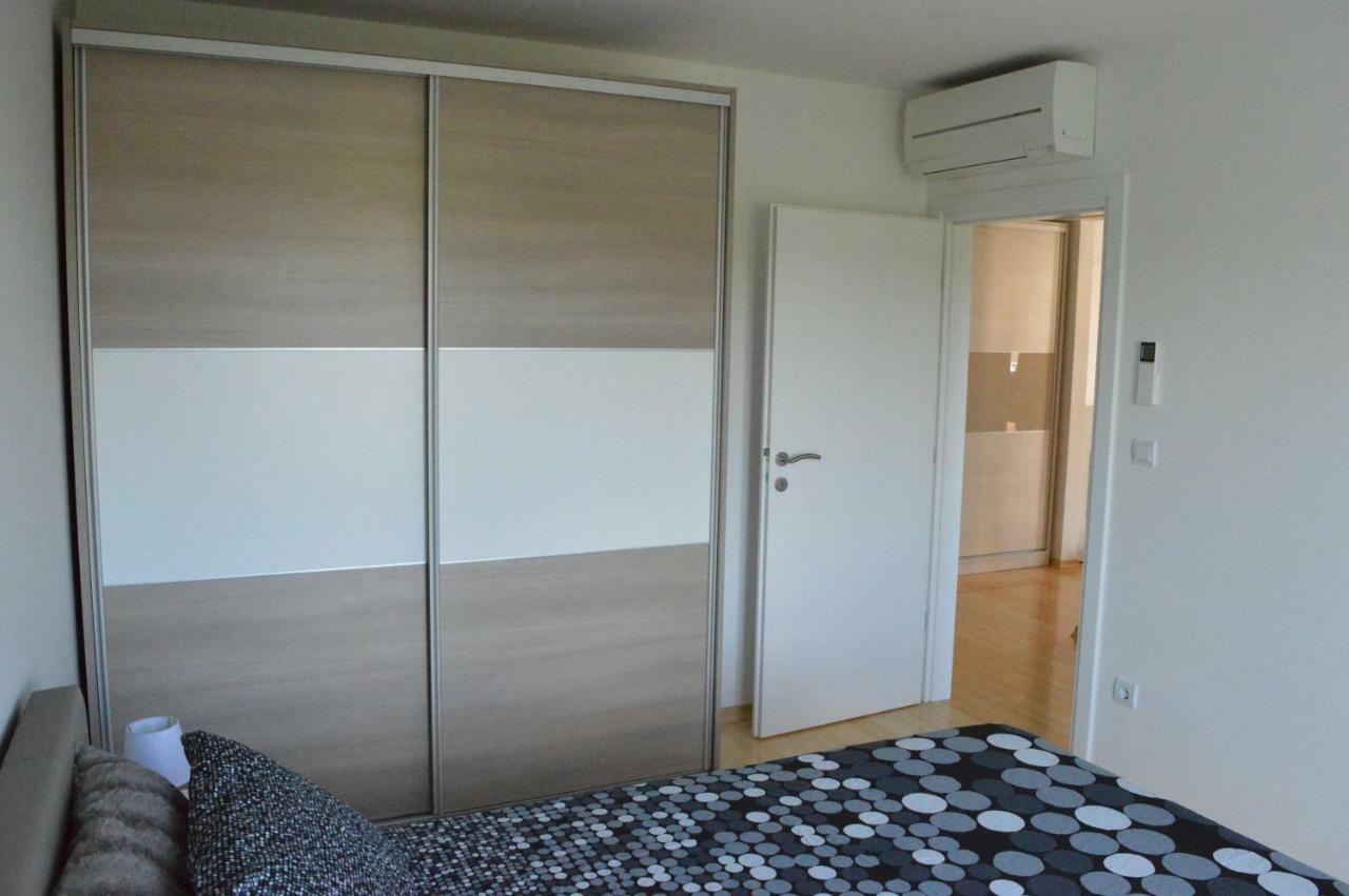 Malinska Apartamento Exterior foto