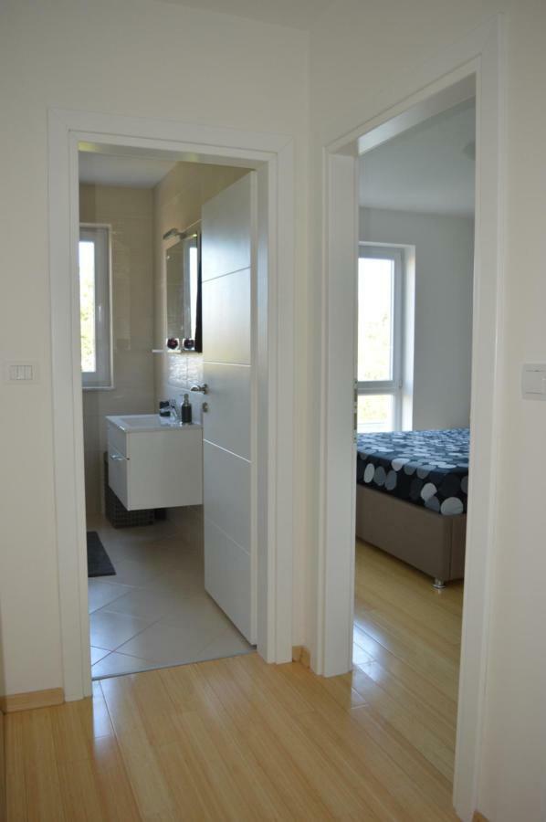 Malinska Apartamento Exterior foto