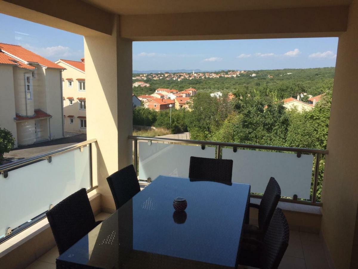 Malinska Apartamento Exterior foto