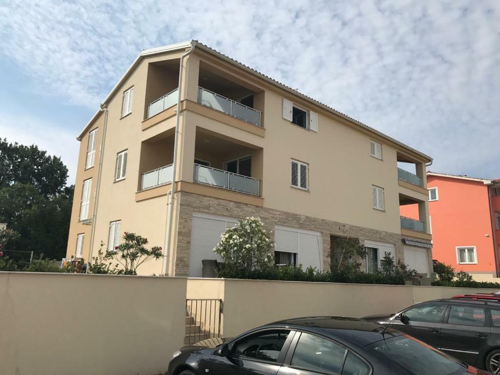 Malinska Apartamento Exterior foto